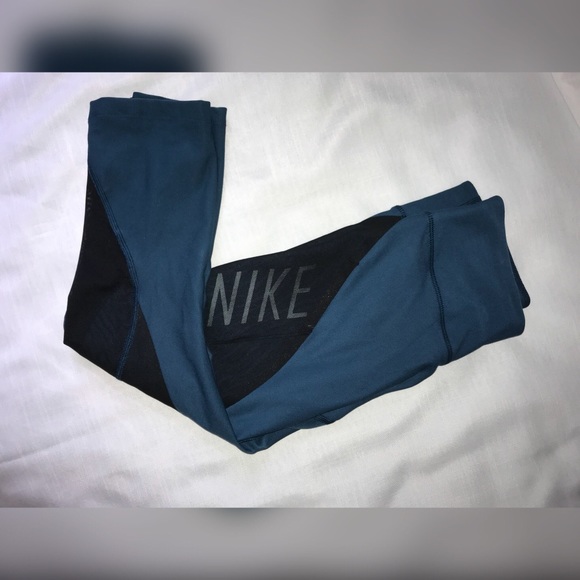 🛑 SOLD on another site - Nike Power Legend Capris - Picture 6 of 8